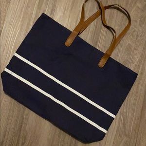 White House black market tote